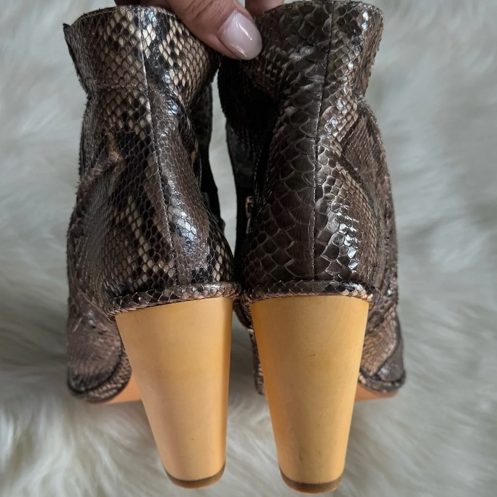 Vero Cuoio Textured Snake Scale Peep Toe Booties Wood Block Heel Western